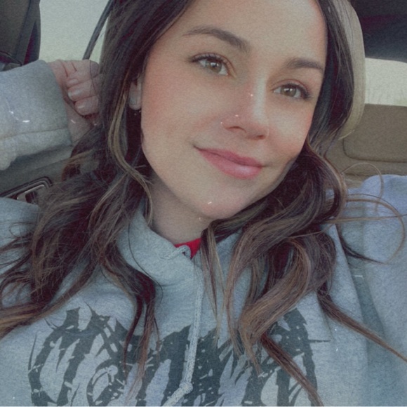 Meet your Posher, Meagan - Picture 3 of 3